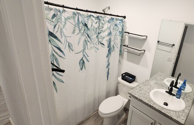 Building Photo - Charming 2-Bed, 2-Bath Home in Thea Meadows