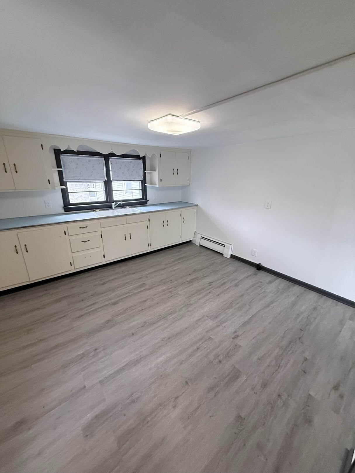 Building Photo - 3807 Pine Ave