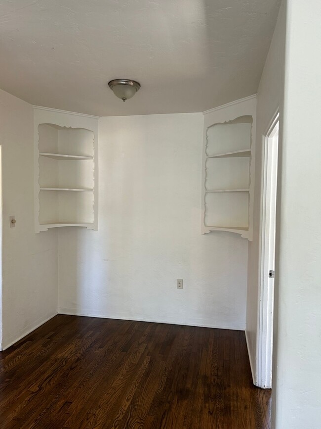Building Photo - North Park 2/2+ Bonus room, garage and rea...