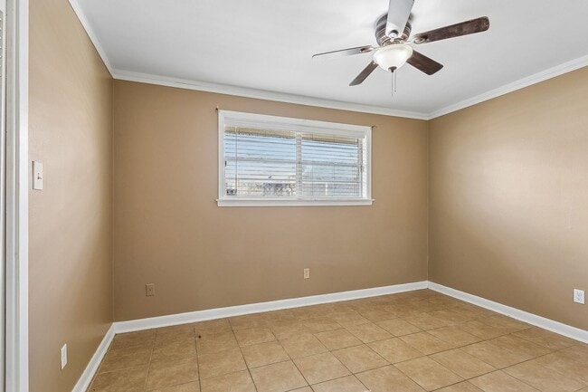 Building Photo - 2486 Hyman Pl