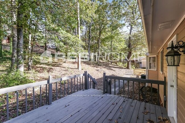 Building Photo - 1028 Independence Ct