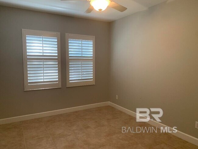 Building Photo - 30793 Pine Ct