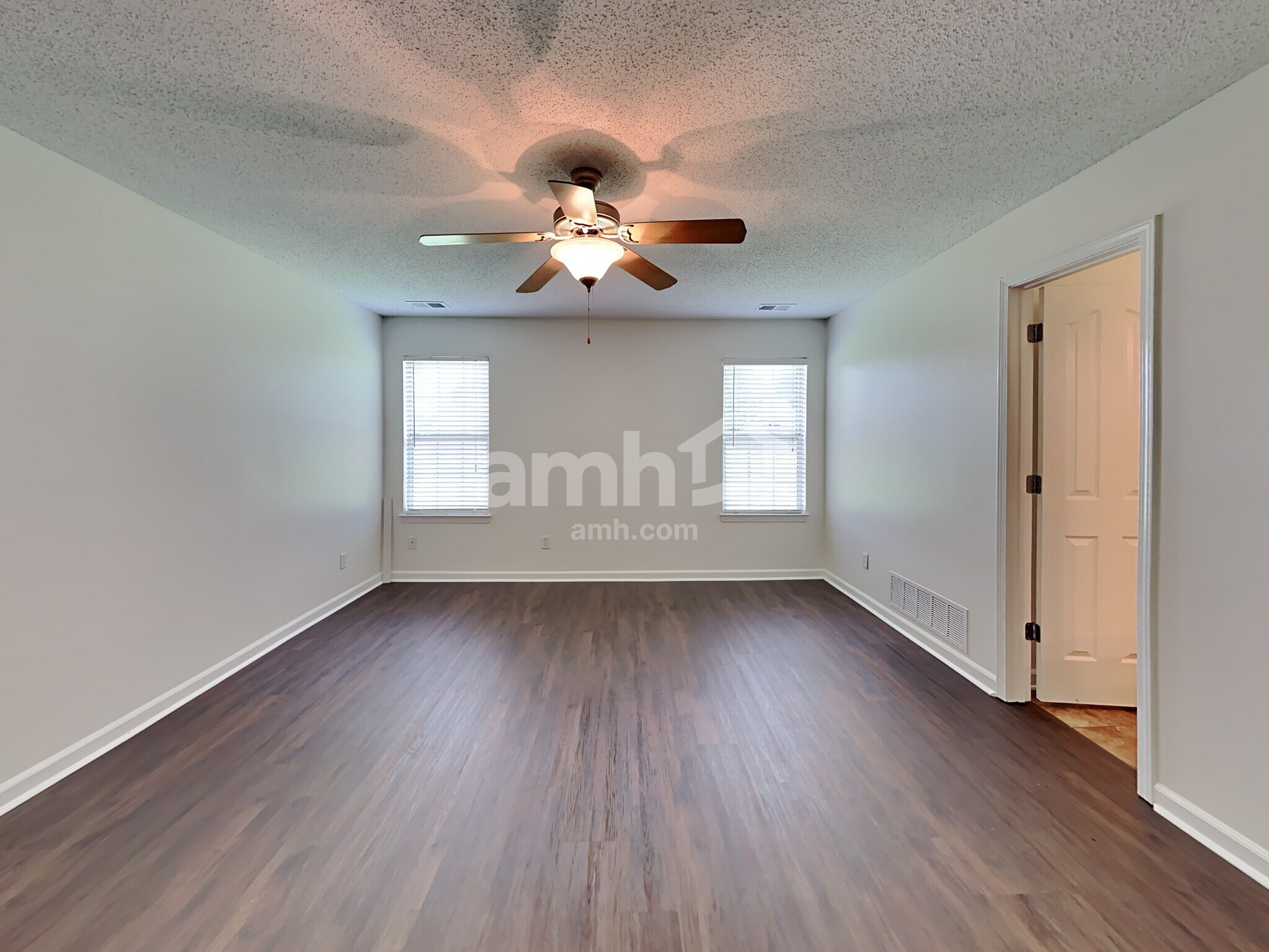 Building Photo - 8014 New Castle Cv