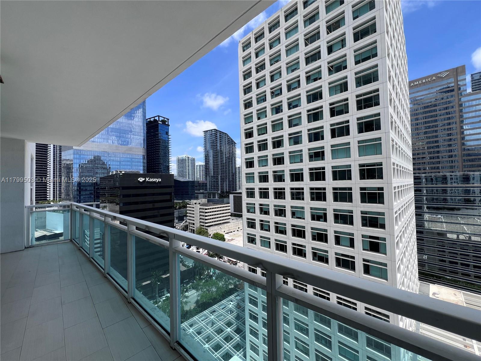 Building Photo - 950 Brickell Bay Dr