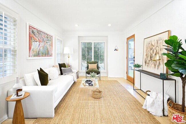 Building Photo - 7822 Bleriot Ave