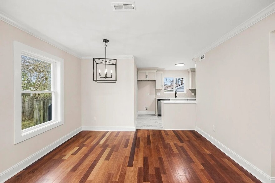 Building Photo - 5702 Brentwood Meadows Cir
