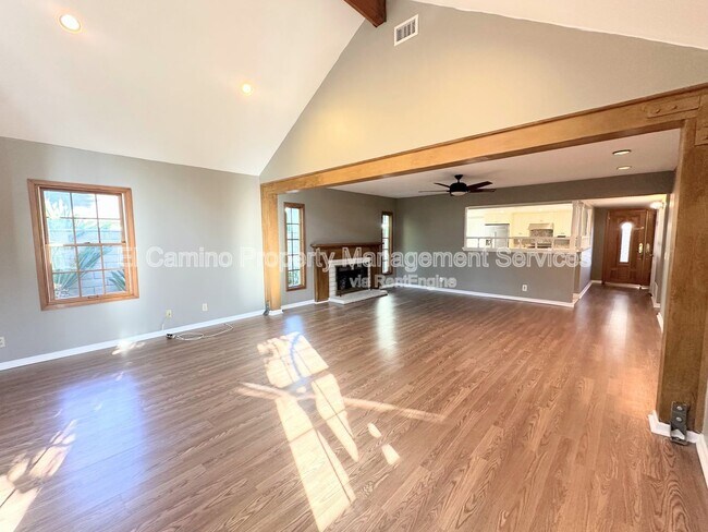 Building Photo - 750 Vinemead Dr