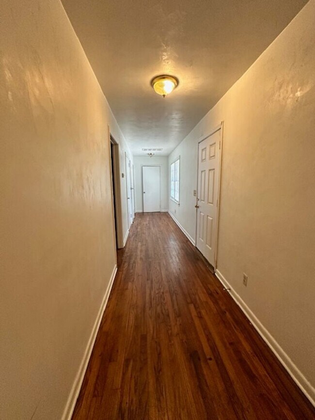 Building Photo - 1725 Airport Dr