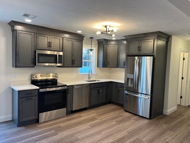 Building Photo - 1 US-1