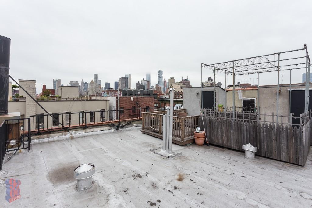 Building Photo - 232 Elizabeth St