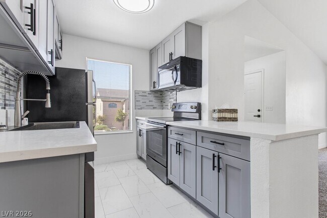 Building Photo - 5121 S Lindell Rd