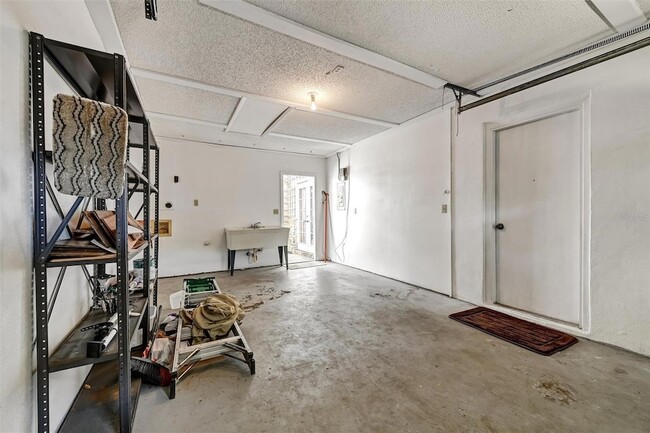 Building Photo - 2833 Orange Tree Cir N