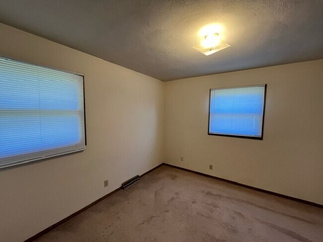 Building Photo - 605-607 Margate Drive