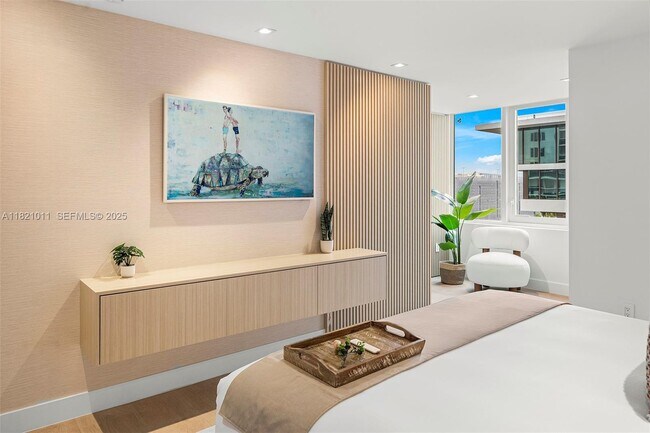 Building Photo - 2301 Collins Ave