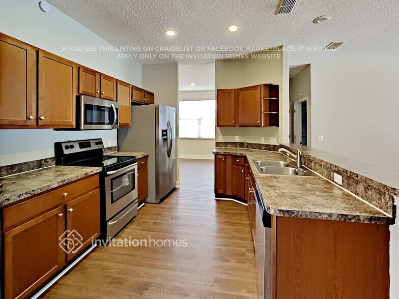 Building Photo - 2321 Lobelia Pl