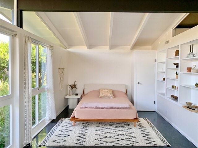 Building Photo - 3168 Stevely Ave