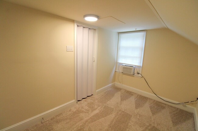 Building Photo - Charming 3 bedroom in Commonwealth!