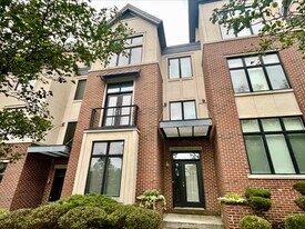 Building Photo - 117 N Howard St