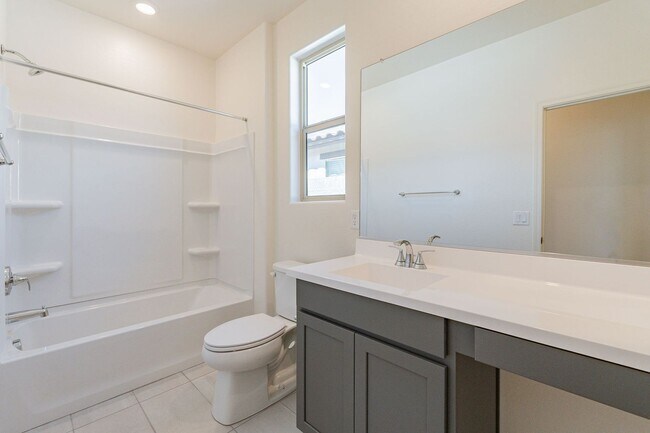 Building Photo - Modern 3-Bed + Den Home in Ventana De Estrellas