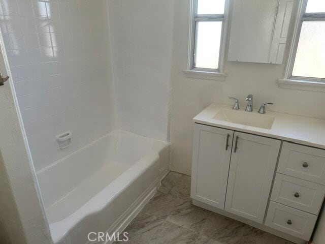 Building Photo - 601 E Chevy Chase Dr