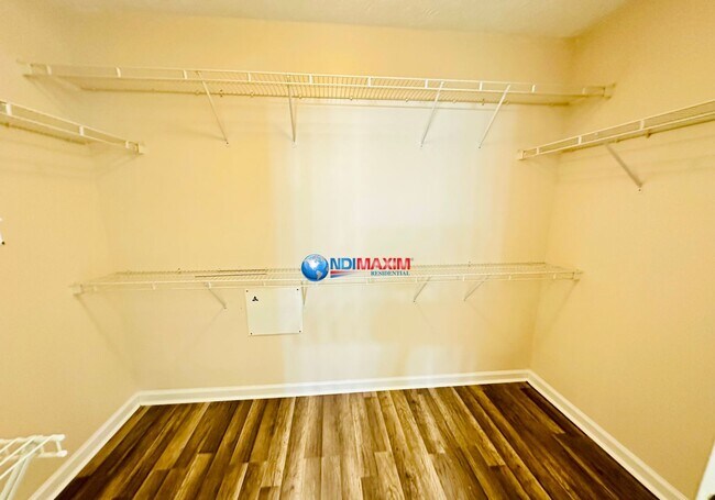 Building Photo - Large 4-bedroom house in Norcross