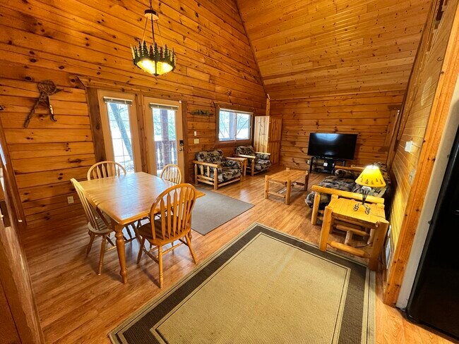 Primary Photo - 207 Blossom Dr