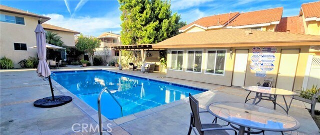 Building Photo - 10353 Downey Ave