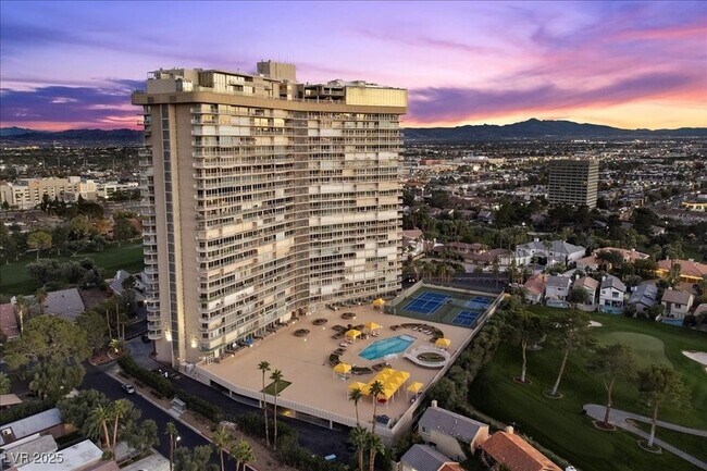 Building Photo - 3111 Bel Air Dr