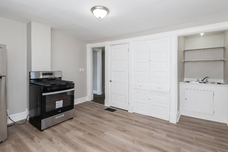 Building Photo - 115 E Foraker St