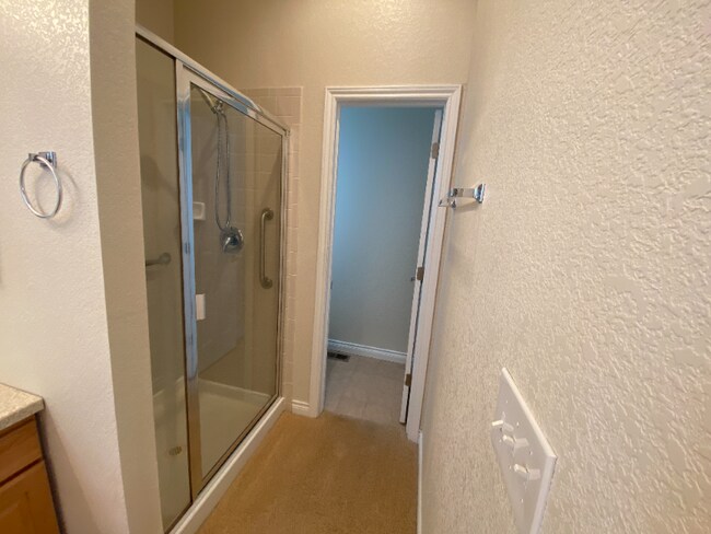 Building Photo - Available September! Beautiful and Spacious Home in Central Park!