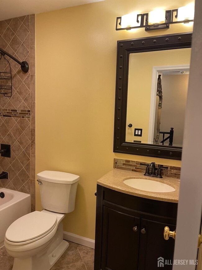 Building Photo - 11 Bristol Dr