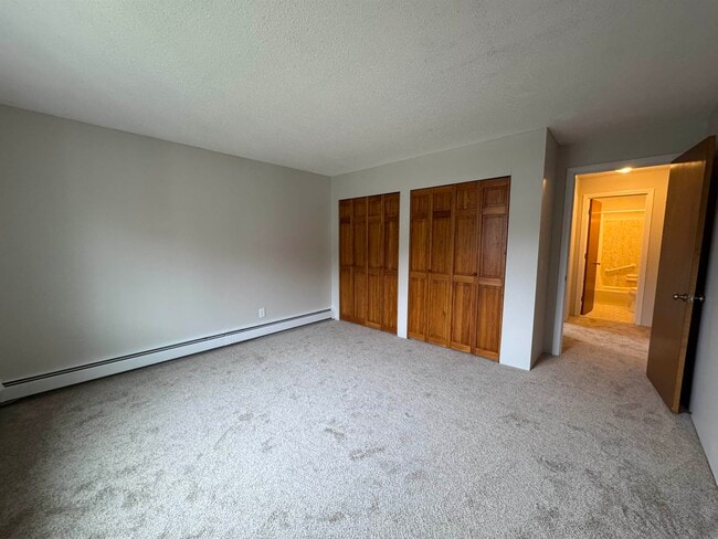 Building Photo - 379 Huse Rd