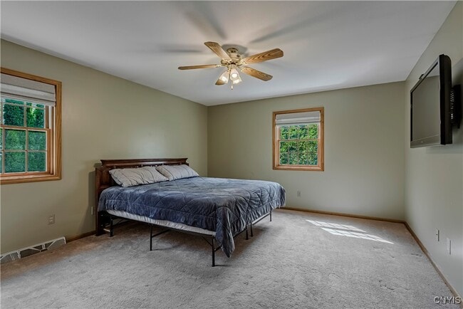 Building Photo - 58 Family Cir