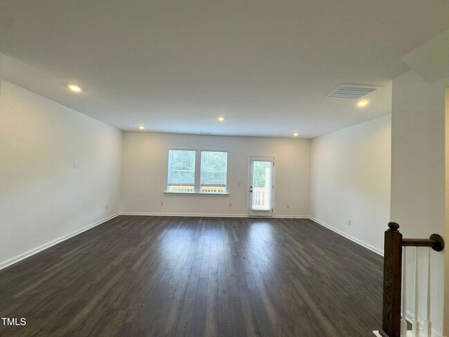 Building Photo - 414 Rowe Wy