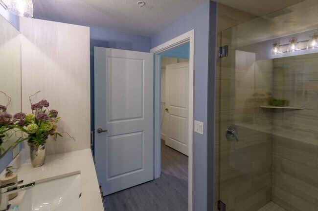 Building Photo - 8280 Garden Catalina Cir