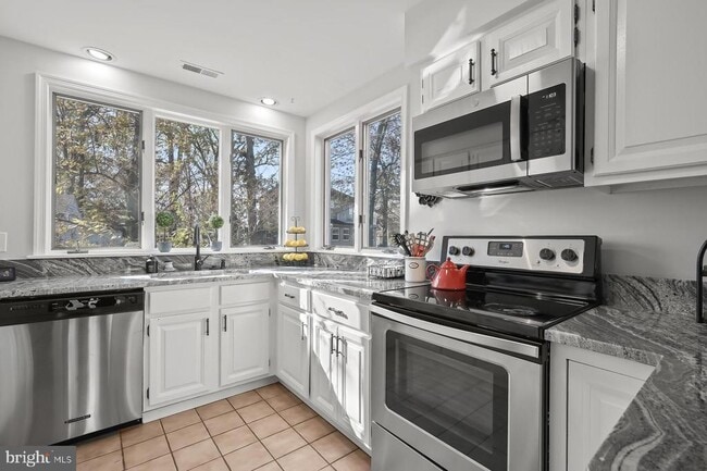 Building Photo - 4706 Frederick Ave