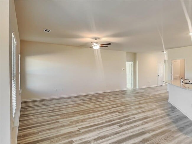 Building Photo - 1150 Amada Dr