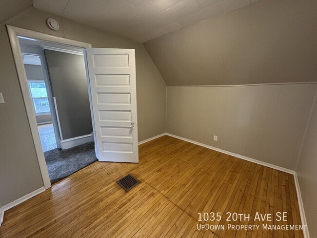 Building Photo - 1035 20th Ave SE