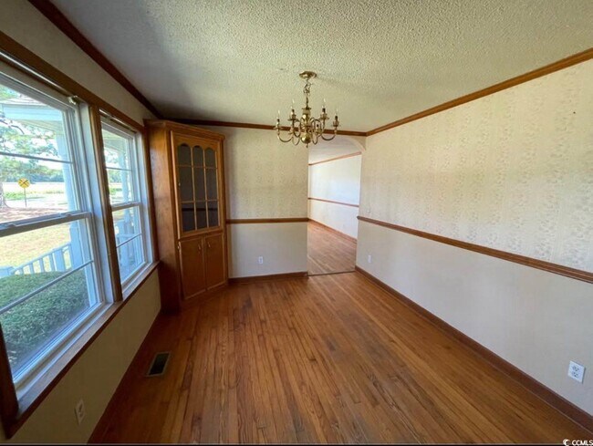 Building Photo - 163 Edwards Rd