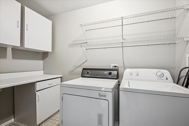 Building Photo - 67 Beechmont Ct