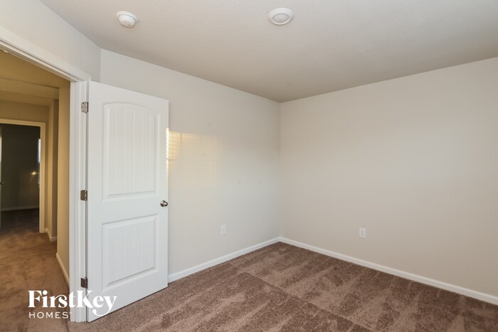 Building Photo - 5024 Wolfridge Ave