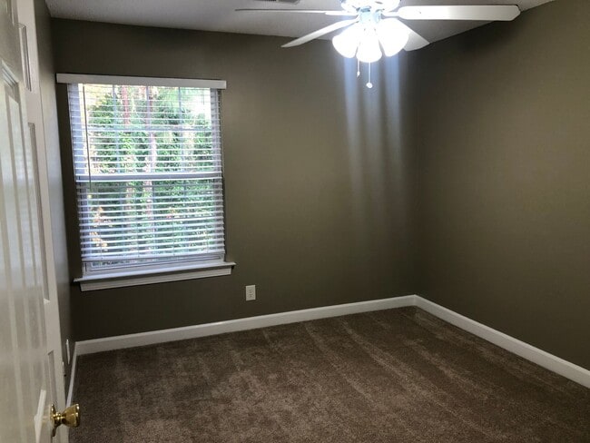 Building Photo - 4323 Lotus Ct