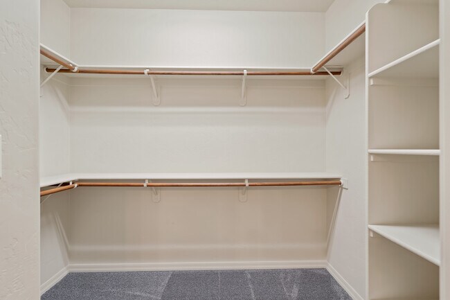 Building Photo - 1981 Sunview Ct