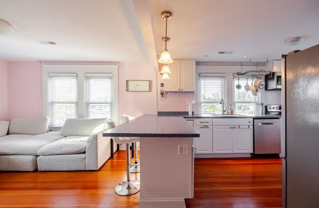 Building Photo - 1019 Berryville Ave