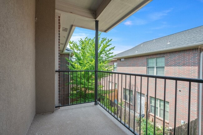 Building Photo - 163 Forest Dr Loop