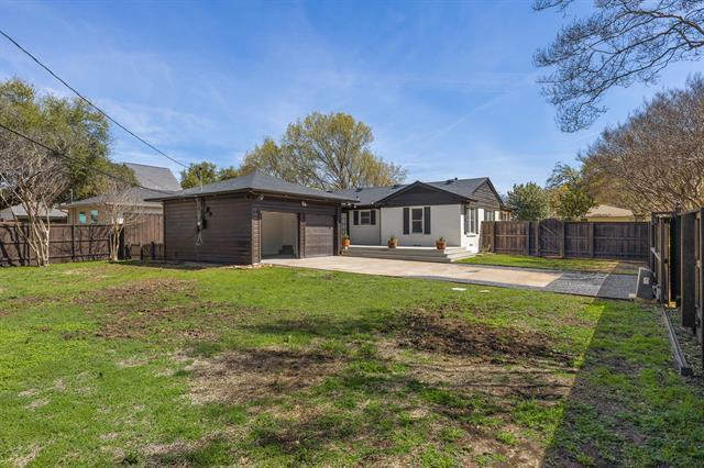 Building Photo - 9929 Gooding Dr