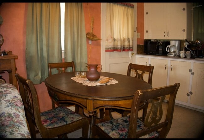 Building Photo - 3 Bedrooms 2 baths Beach House in the City of Imperial Beach!!!!!!