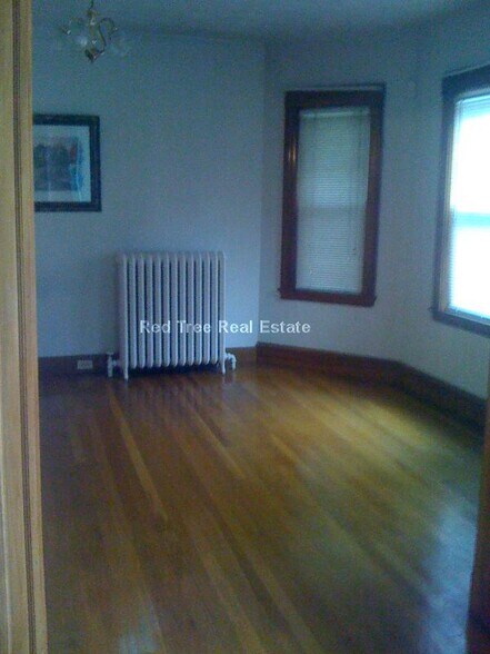 Building Photo - 141 Willow St