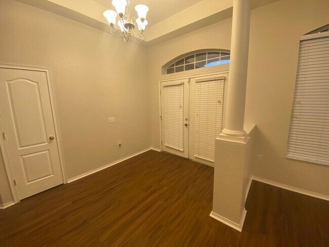 Building Photo - 4 Bedroom 2 Bath home in Winter Haven for RENT!