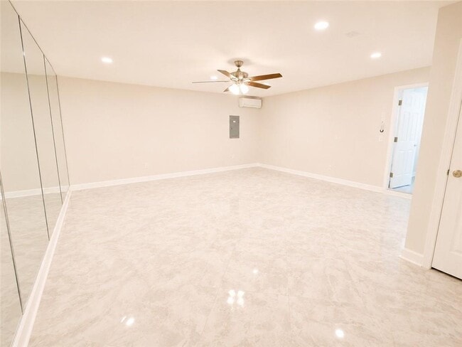 Building Photo - 414 Darter Dr NW